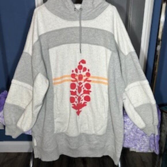 Triple Threat Hoodie Size M NWT - Picture 2 of 6